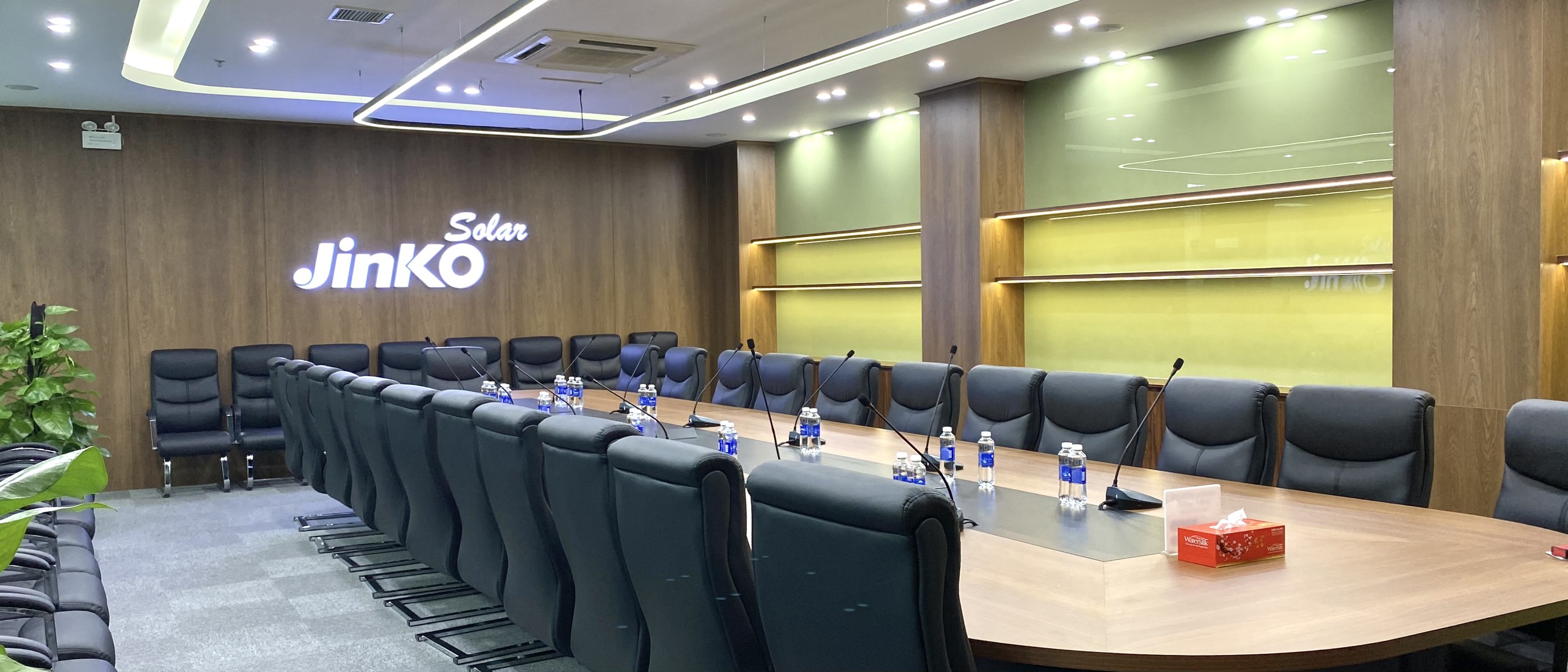 Thi công thiết kế nội thất văn phòng khu công nghiệp
